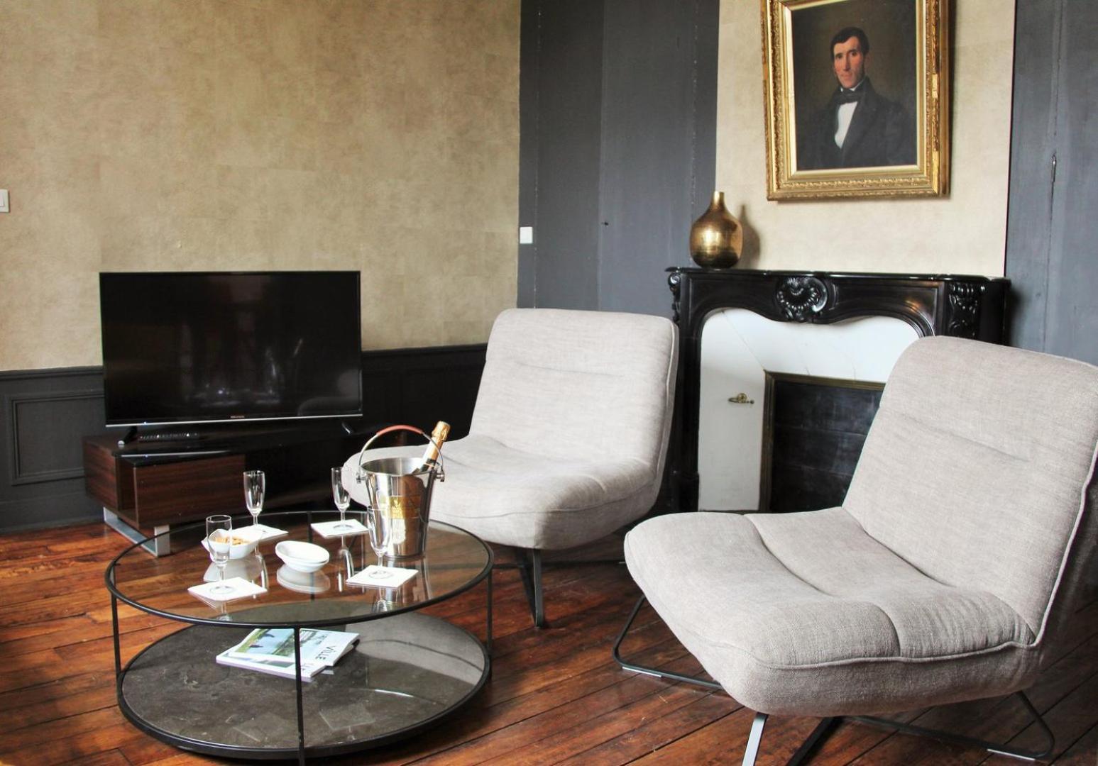 Henri IV - Parking Included - Self Check-In Apartment Chartres Ngoại thất bức ảnh